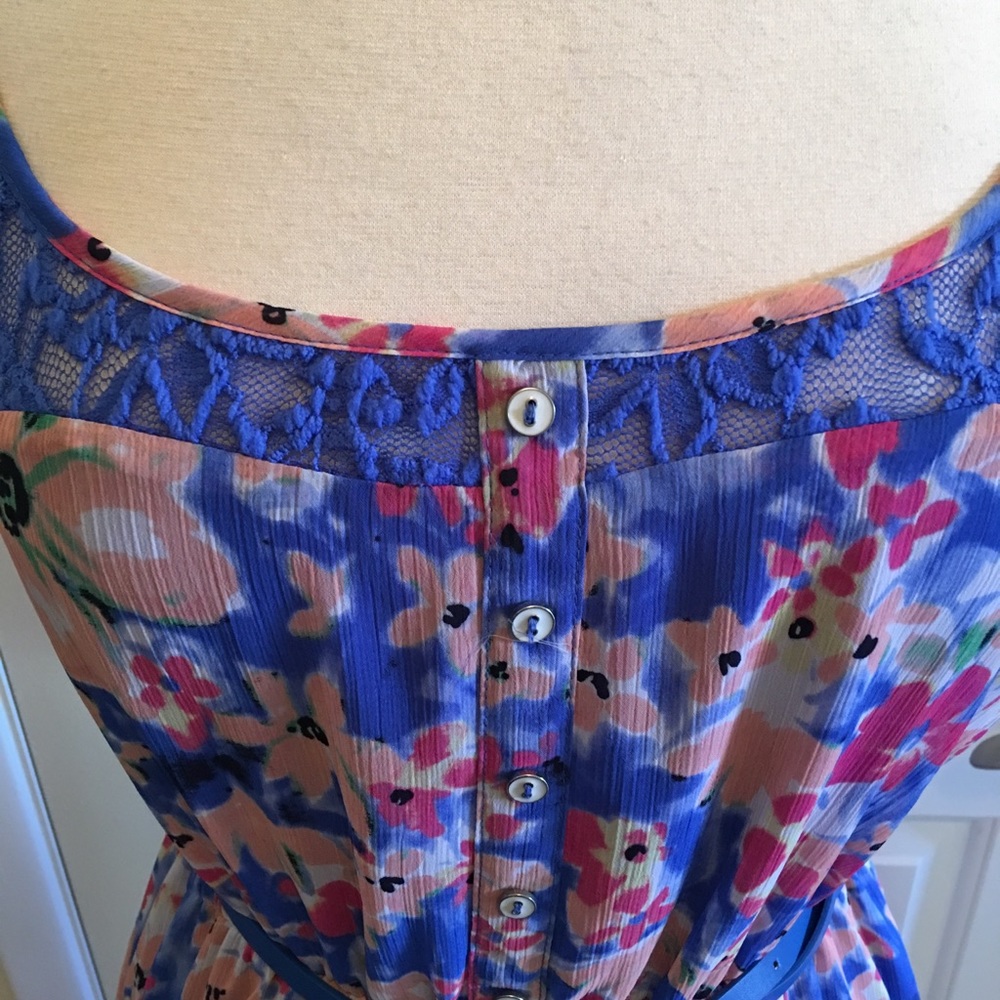 Floral Dress - Picture 4 of 7